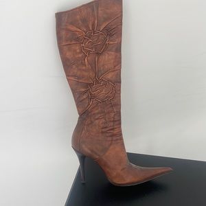 Gorgeous pointy boots